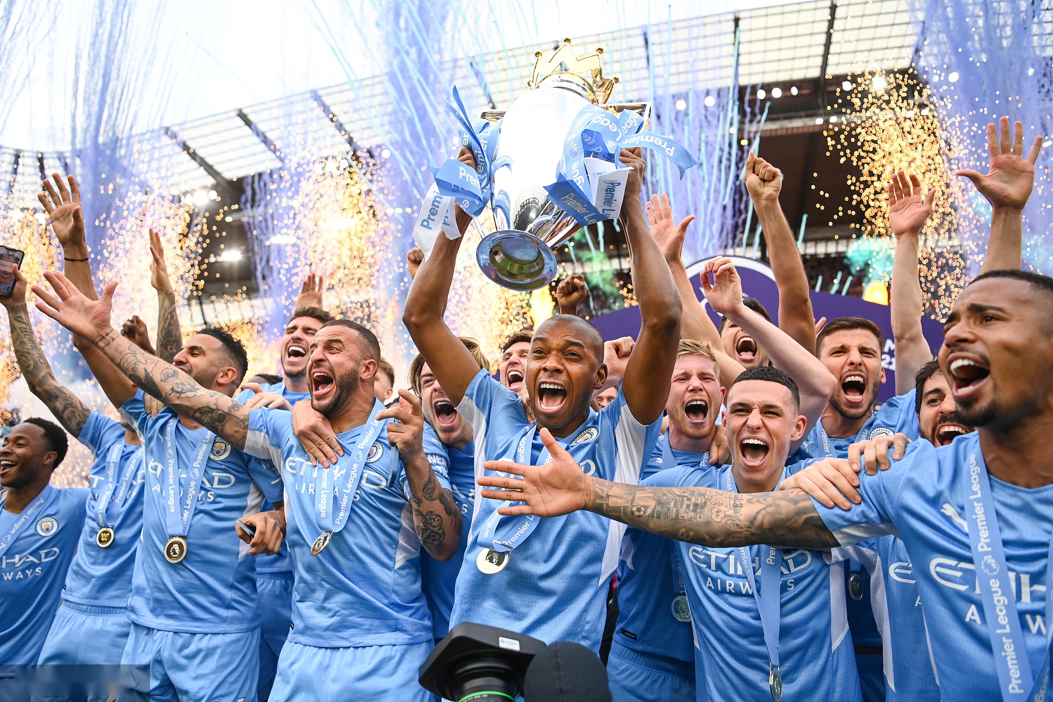 来自四面八 来自四面八